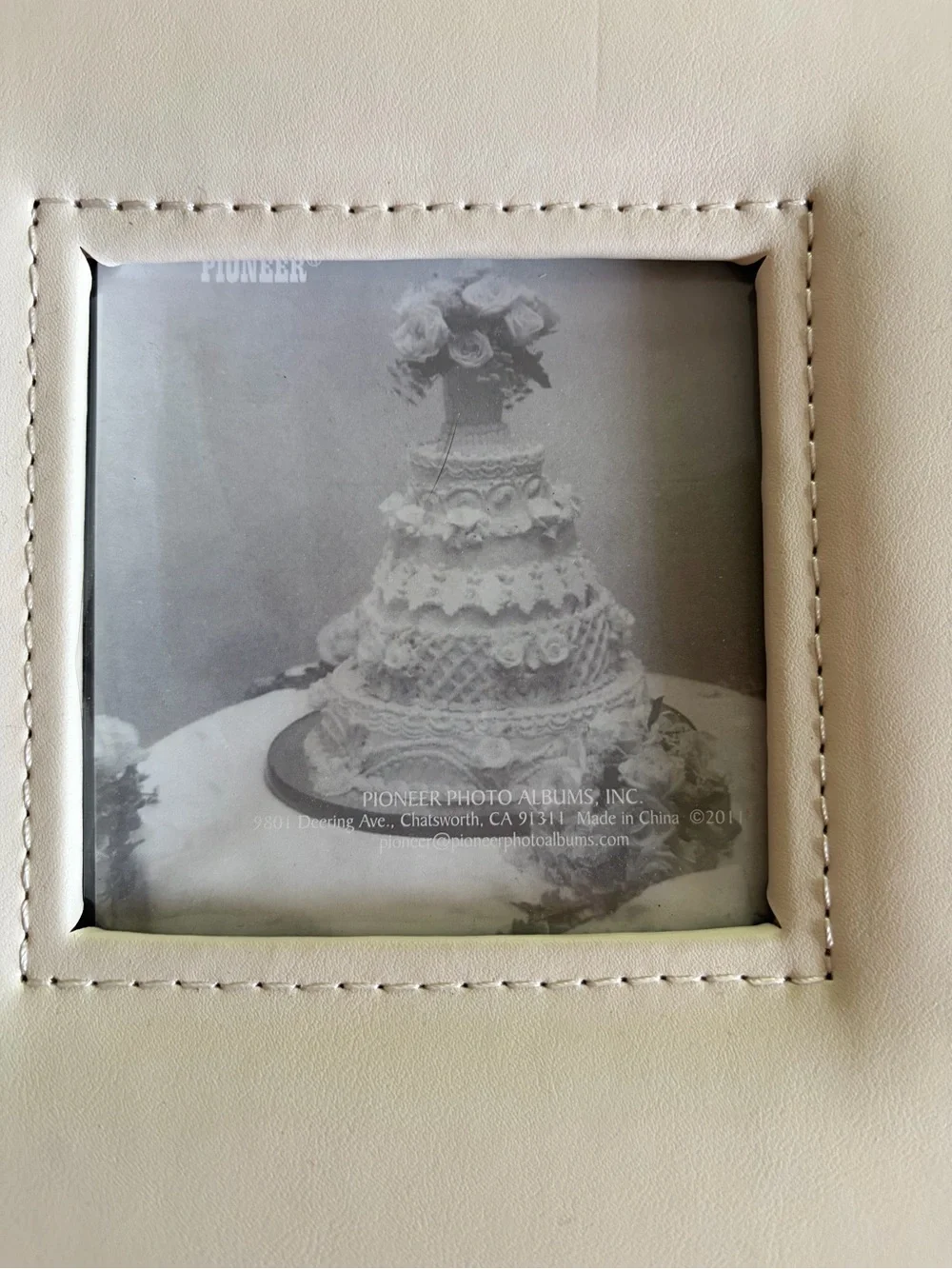 NWOT Ivory Wedding Photo Album with Center Window